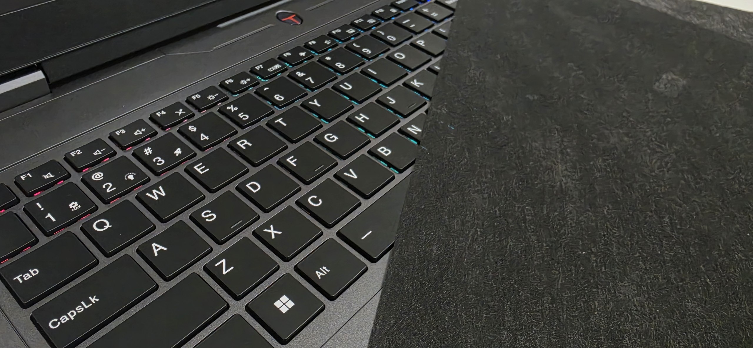 Игровой ноутбук Thunderobot R16 16" Intel Core i9-13900HX / RTX 5080 / 16 GB DDR5 / 1 TB SSD 8